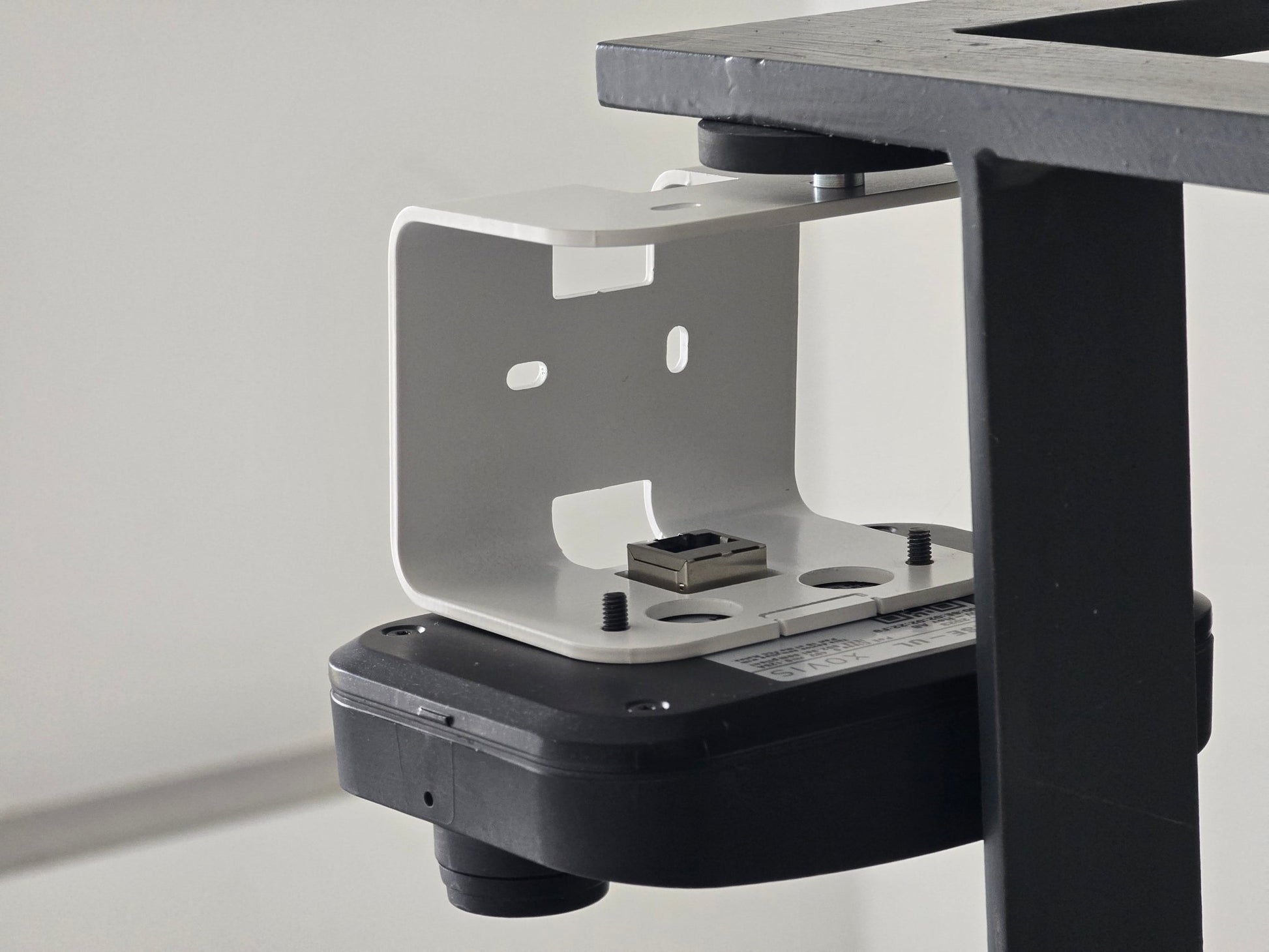 Magnetischer Halter für Xovis Peoplecounter der PC2 Serie - EastekOnlineshop